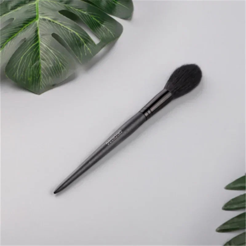 Long Handle Professional Makeup Brushes Powder Brush Face Makeup Highlighter Blush Blending Brush Concealer Beauty Tools