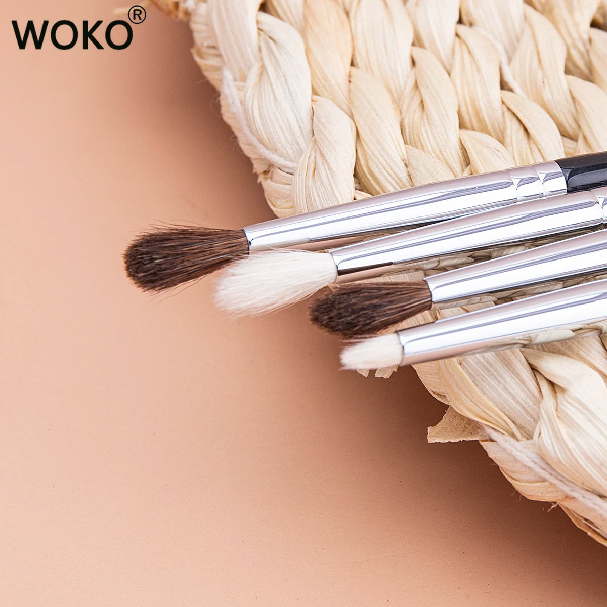 Small Crease Brush Fluffy Goat Hair / Horse Hair Precise Tapered Crease Makeup Tool Mini Pointed Eyeshadow Blending Makeup Brush